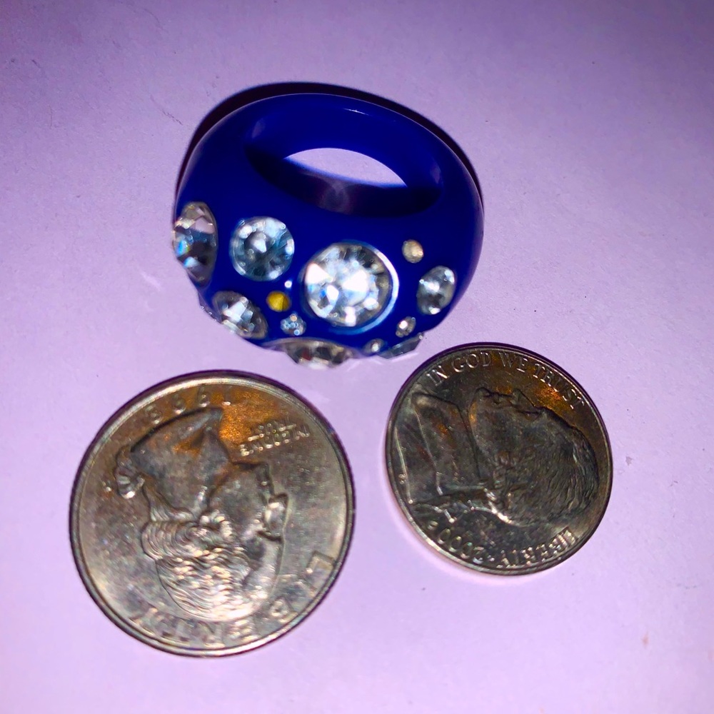 Sparkling Statement Ring - Picture 4 of 4